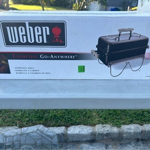 NWT Weber Charcoal Go Anywhere BRAND NEW